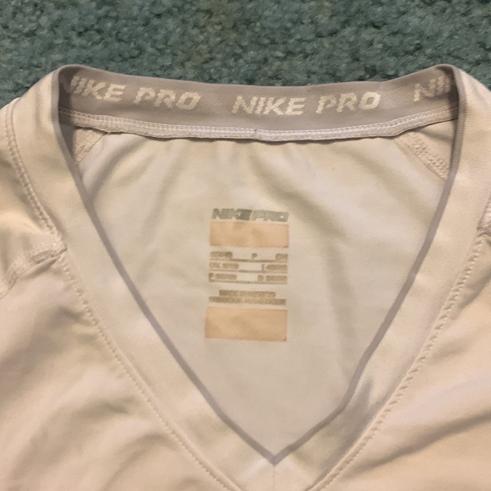 Woman’s size small - Picture 5 of 7